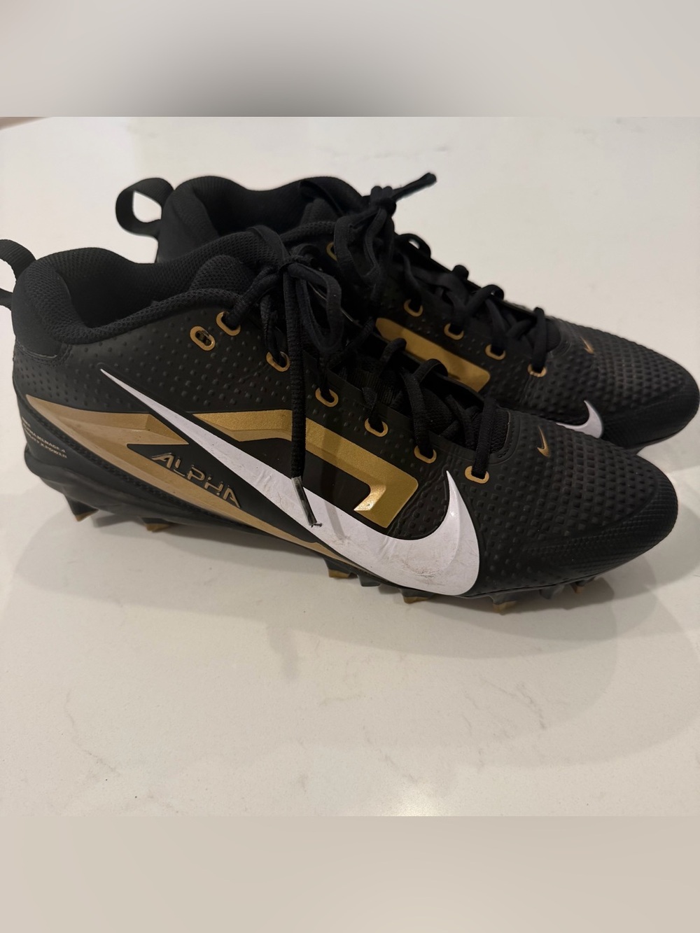 Nike Men's Alpha Menace 4 cleats